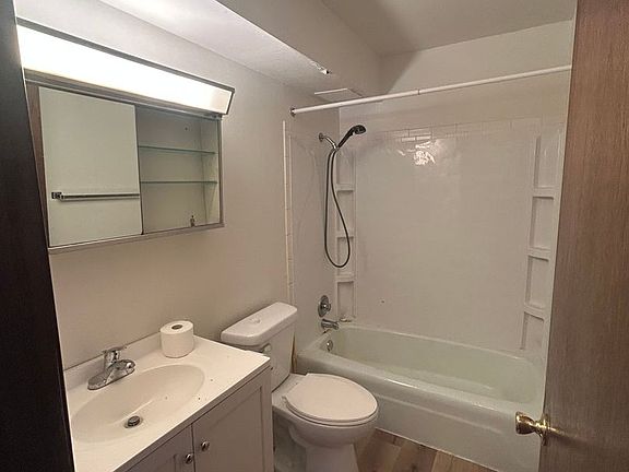 3rd image of 153225 Shoreland Ln #3