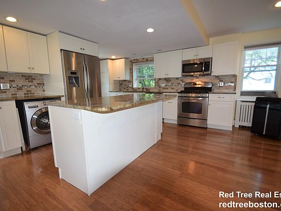 2nd image of 286 Railroad Ave