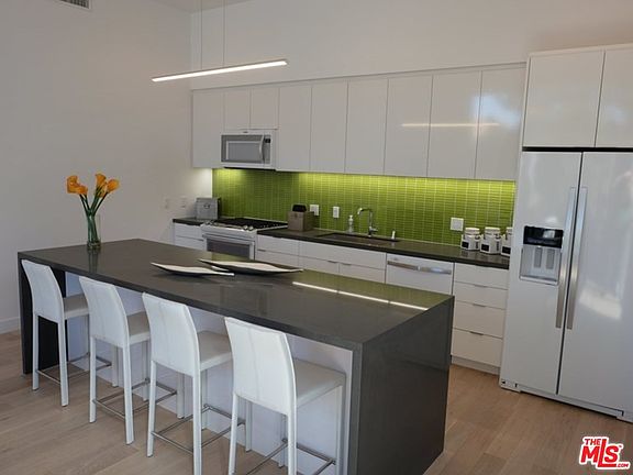 2nd image of 7016 Willoughby Ave