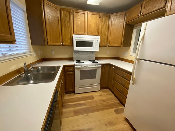3rd image of 76 NW 33rd Pl Unit F