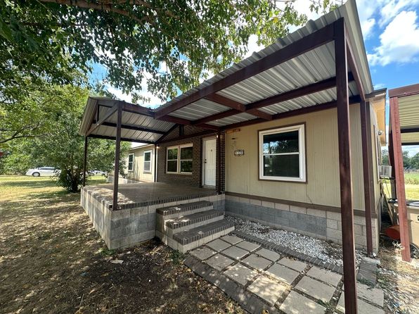 410 E Pecan