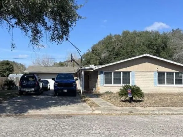 1323 Jefferson St, Alice, TX 78332