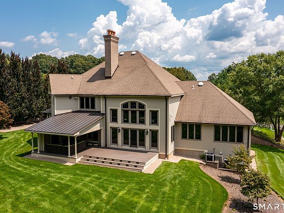 4th image of 122 Windward Place