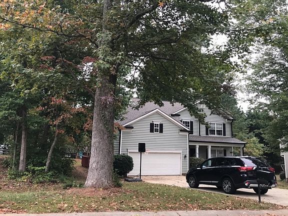 3rd image of 107 Summerbrook Ln