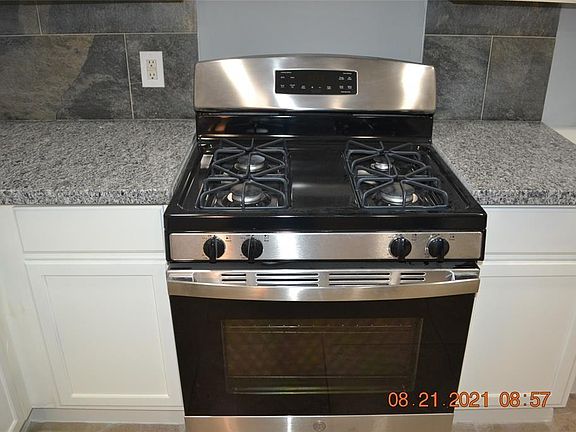 4th image of 7941 Longridge Dr