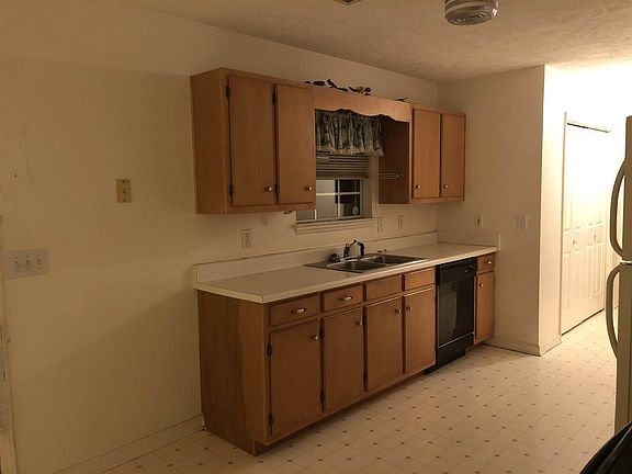 2nd image of 124 Winesap Ct