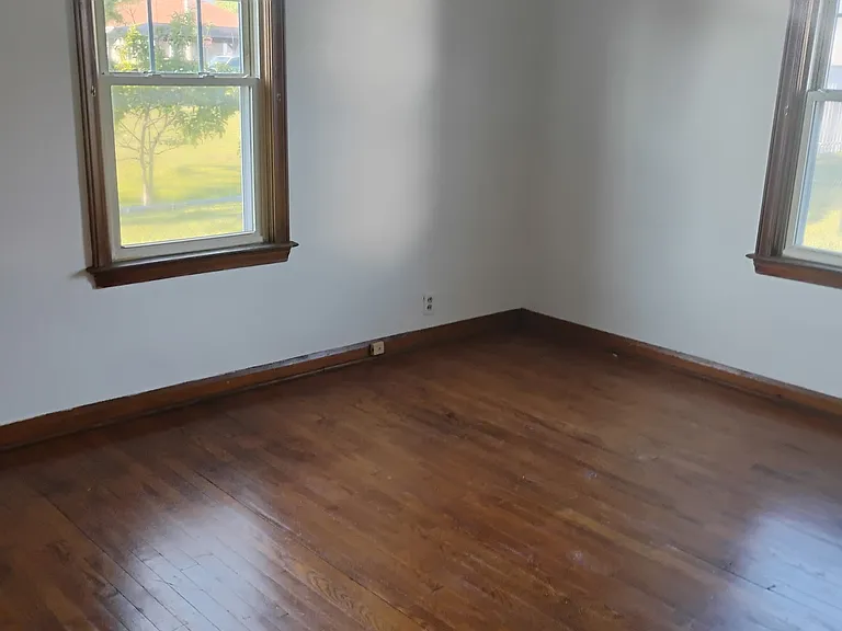 782 Pine St — Photo 4