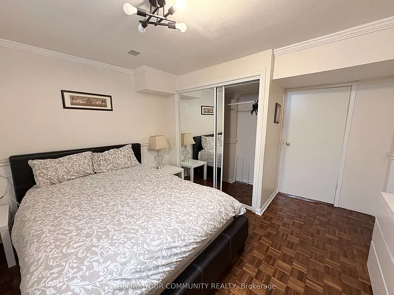 58 Kings Cross Ave #BASEMENT — Photo 8