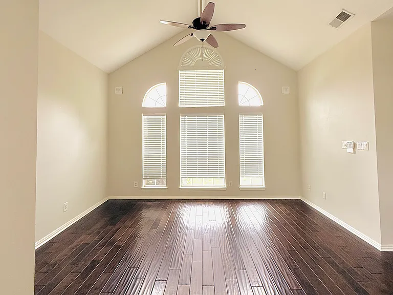 4224 Capstone Dr — Photo 3