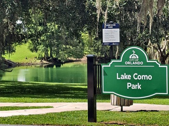 5th image of 533 LAKE COMO CIR