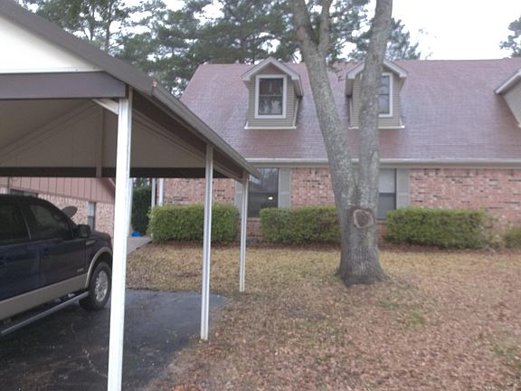 2nd image of 104 Willow Creek Ct #A
