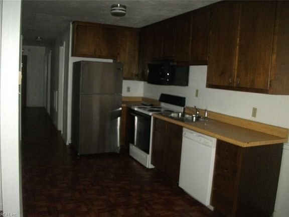 3rd image of 835 51st St #A