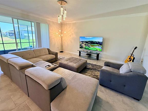 3rd image of 2572 CAMDEN PARK CIRCLE