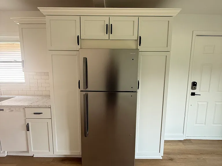 526 Ledochowski St — Photo 13