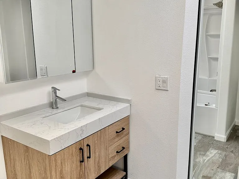 22784 Grand Ave — Photo 15