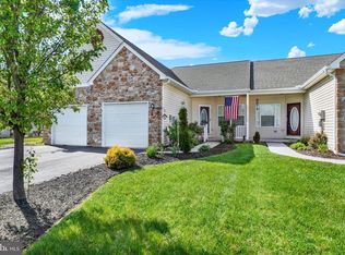 1868 Deerfield Dr, Dover, PA 17315