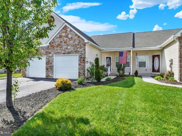 1868 Deerfield Dr, Dover, PA 17315