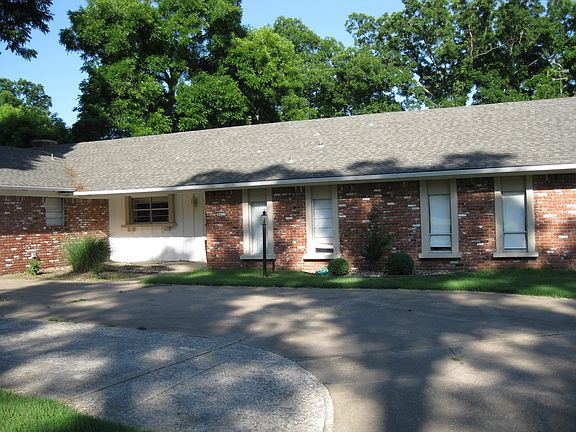 Neighborhood w/mature trees