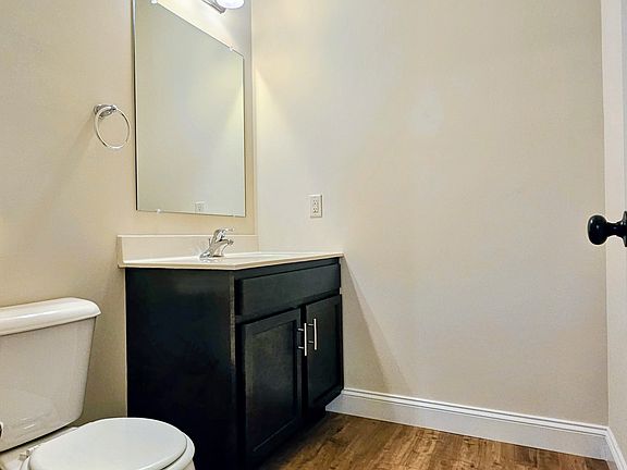 5th image of 361 Cedar Holw