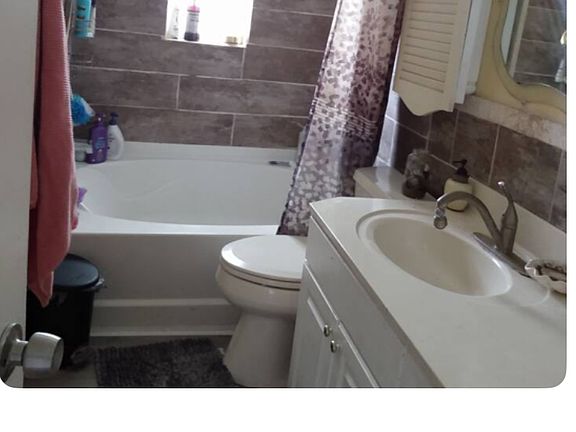 4th image of 10881 Dean St #1