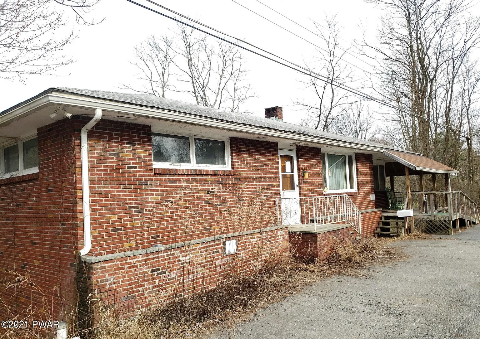 450 Farm St photo 1