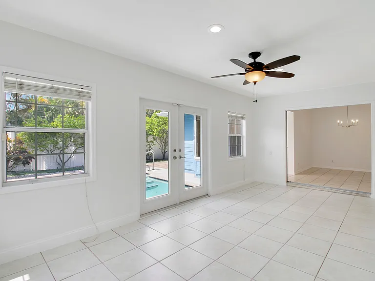 6118 Barbara St — Photo 10