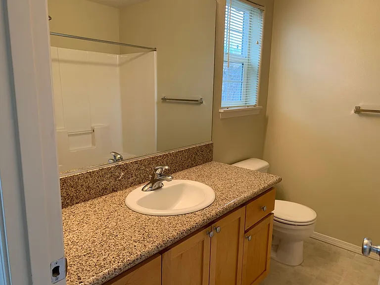 6031 NE Maidstone St — Photo 12