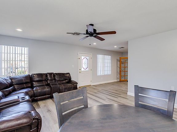 3rd image of 2618 W Isabella Ave