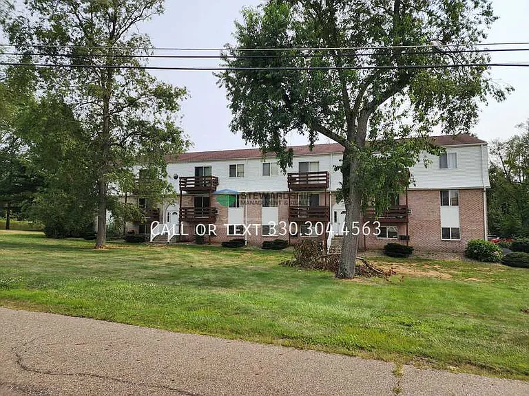 Village Woods Apartments — Photo 5
