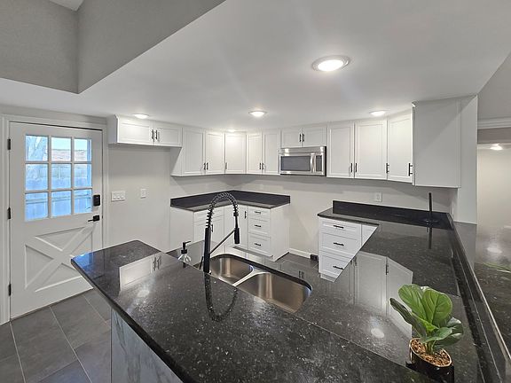 5th image of 674 Harvest Rd