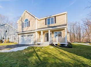 18 Rock Ln, Waltham, MA 02451