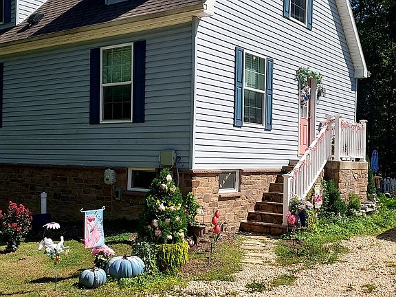 Private entrance/Parking