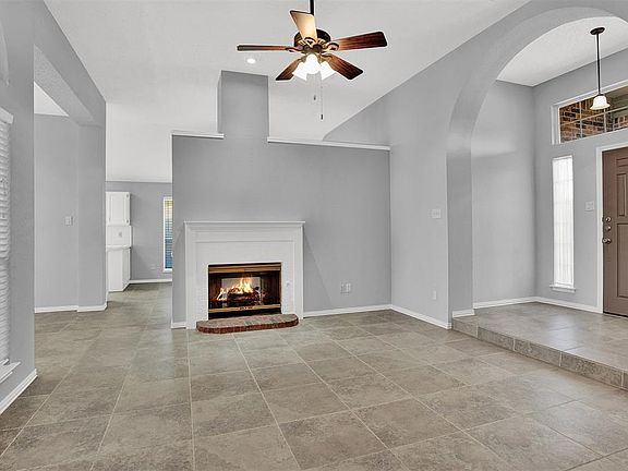 3rd image of 4801 Justin Dr