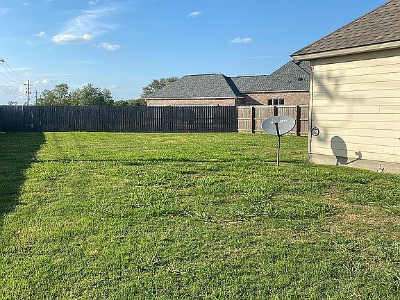 4th image of 205 Amelia Ct