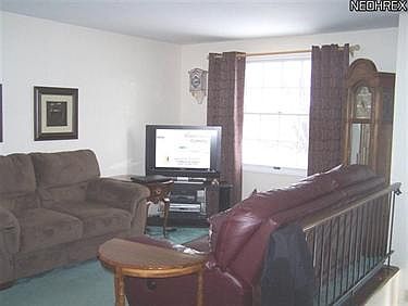 4th image of 136 Camrose Dr