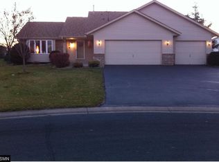 9249 Queens Gdn N, Brooklyn Park, MN 55443