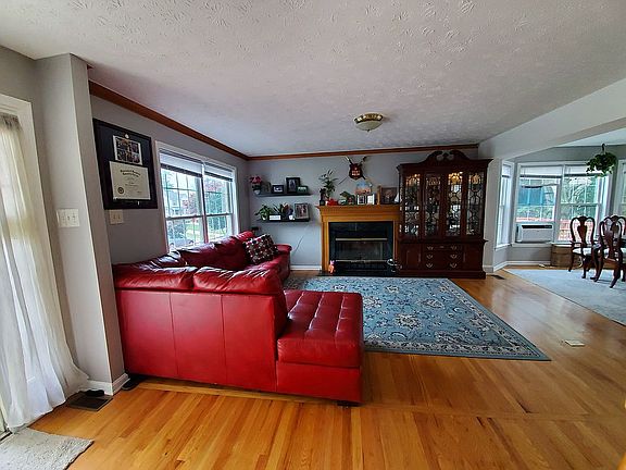 3rd image of 9616 Park Ave