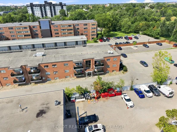 264 Oakdale Ave #307, Saint Catharines, ON L2P 2K4