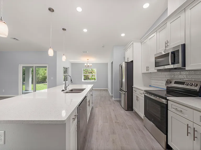 2504 Jamaica St — Photo 6