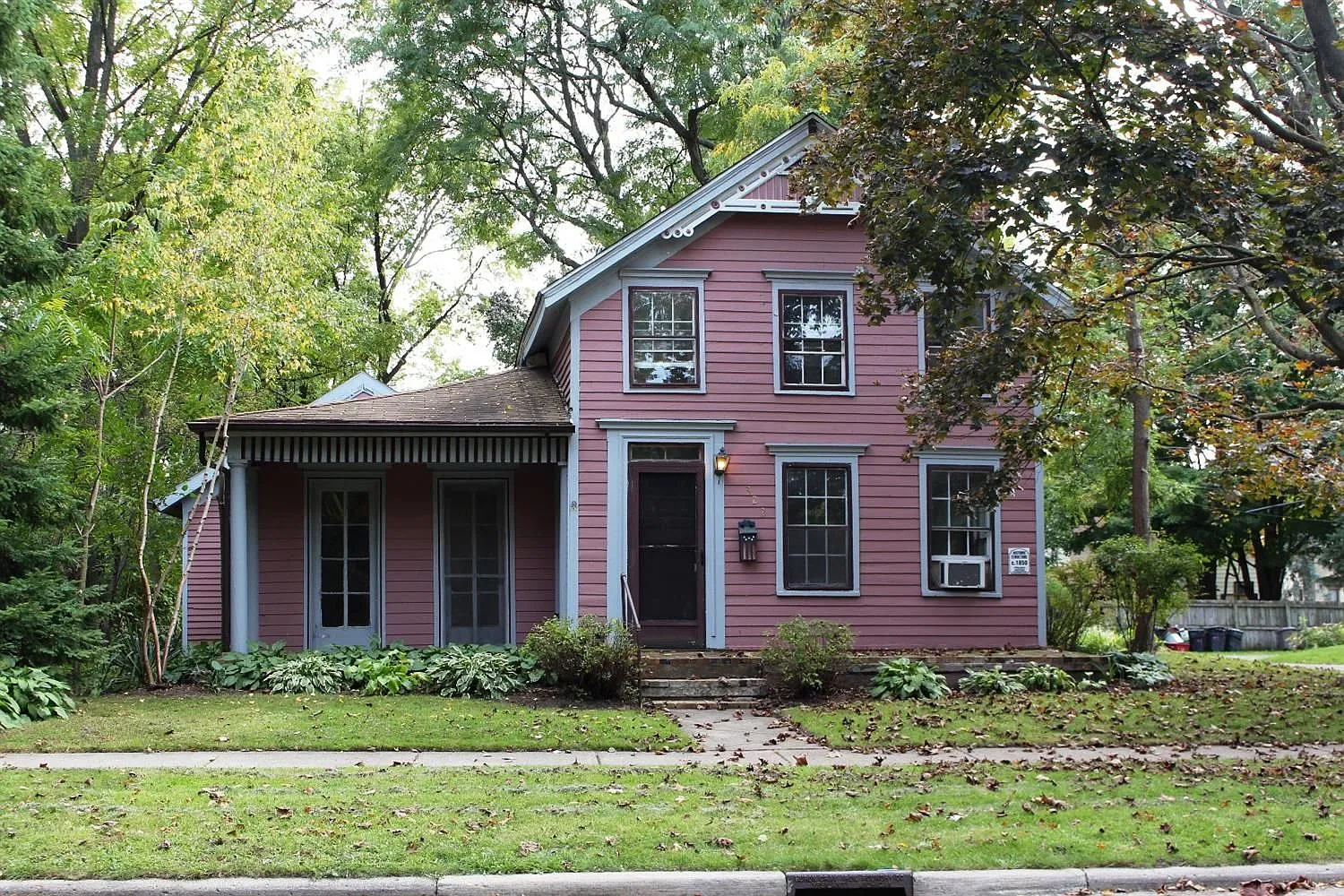 322 Maple St photo 1