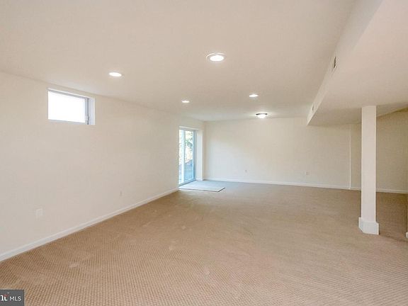 4th image of 46 Willow Glen Ct