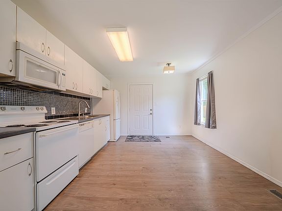 3rd image of 405 Bates St