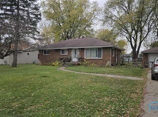 123 N Yarrow St, Oregon, OH 43616