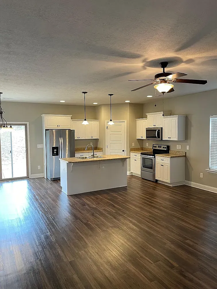 4 bed, 1672 sqft, $1,950 — Photo 3