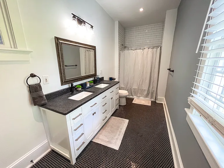 127 N Jefferson St — Photo 24