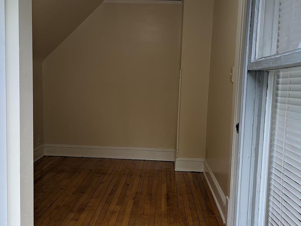 1st image of 3259A N Buffum St