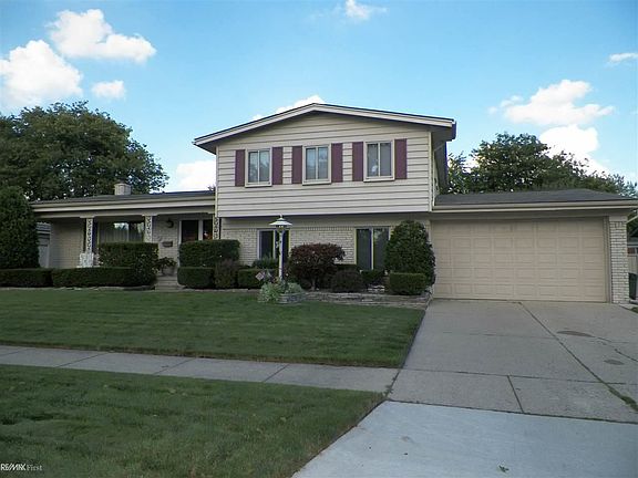 2nd image of 30556 Lund Ave