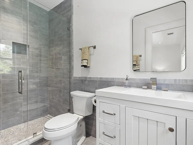 44 Lake Dr — Photo 27