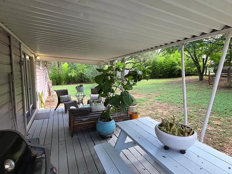 2802 De Soto Dr — Photo 25