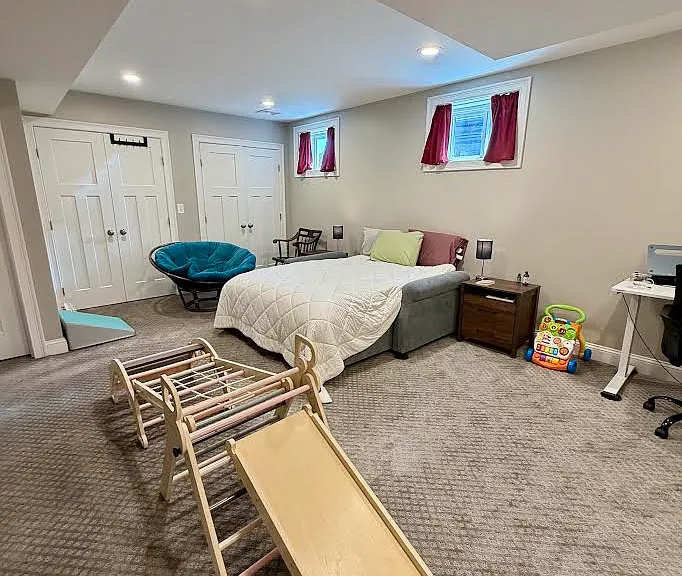 230 Westminster Ave — Photo 11